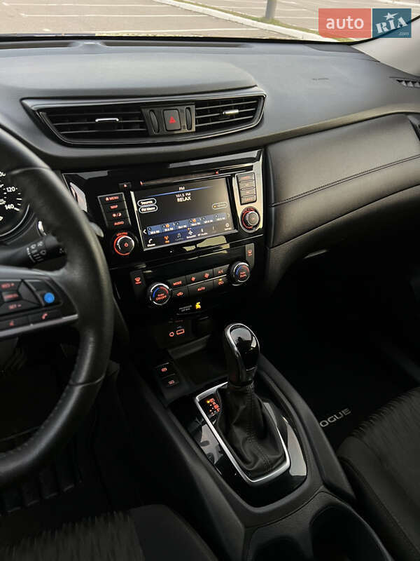 Позашляховик / Кросовер Nissan Rogue 2019 в Києві