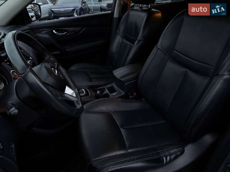 Внедорожник / Кроссовер Nissan Rogue 2017 в Харькове