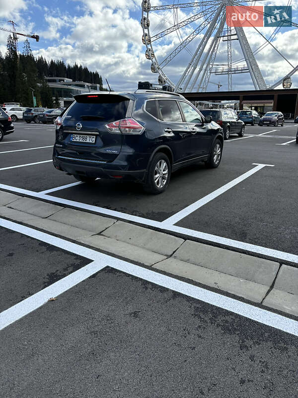 Позашляховик / Кросовер Nissan Rogue 2016 в Золочеві