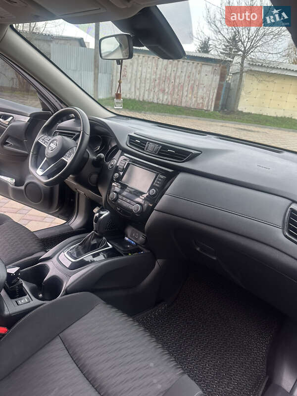 Внедорожник / Кроссовер Nissan Rogue 2020 в Гайсине