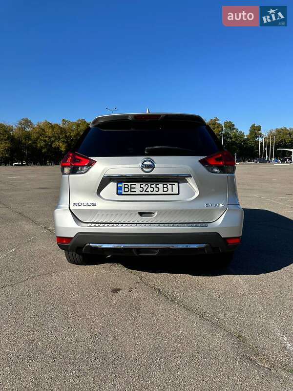 Позашляховик / Кросовер Nissan Rogue 2017 в Миколаєві