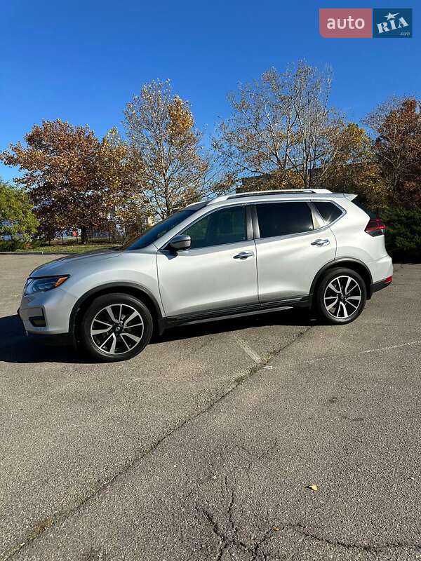 Позашляховик / Кросовер Nissan Rogue 2017 в Миколаєві