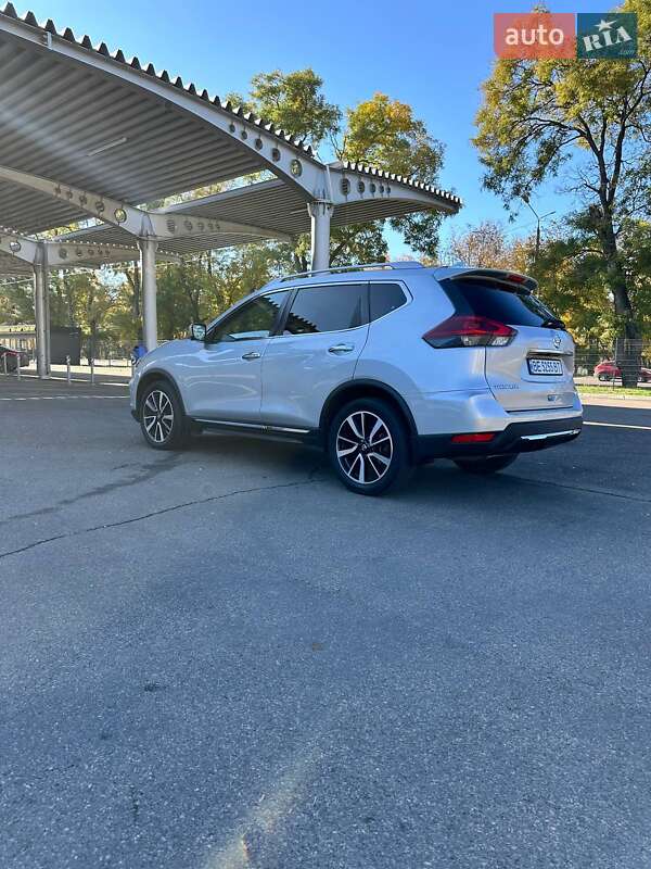 Позашляховик / Кросовер Nissan Rogue 2017 в Миколаєві