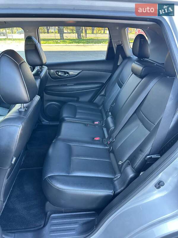 Позашляховик / Кросовер Nissan Rogue 2017 в Миколаєві