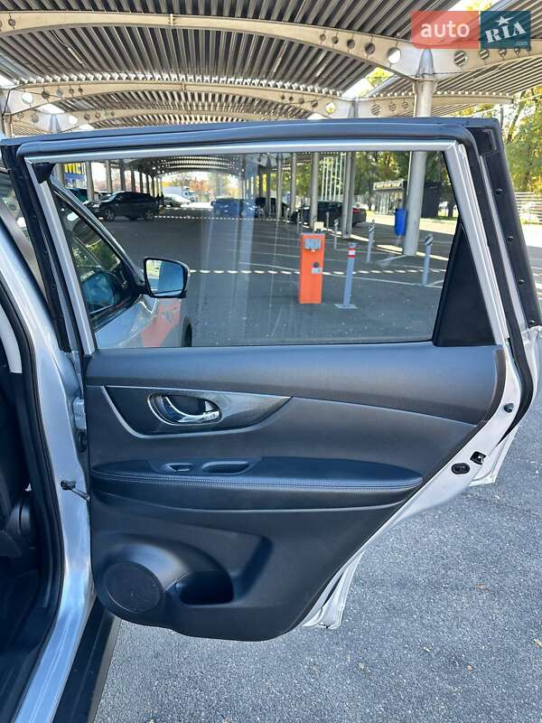 Позашляховик / Кросовер Nissan Rogue 2017 в Миколаєві