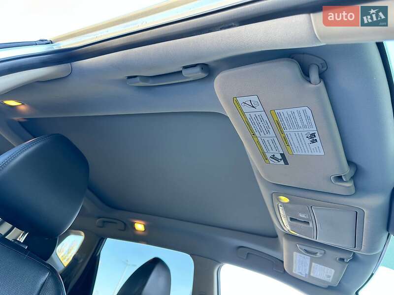 Позашляховик / Кросовер Nissan Rogue 2017 в Миколаєві