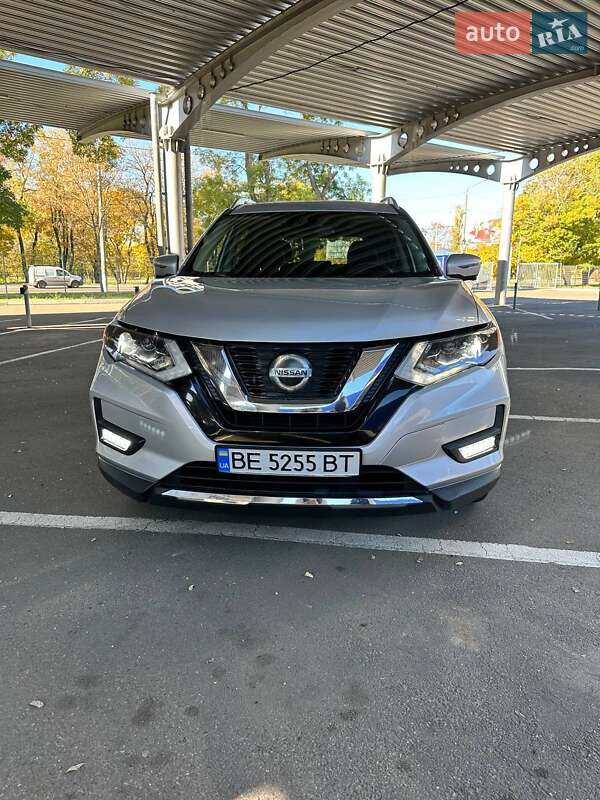 Позашляховик / Кросовер Nissan Rogue 2017 в Миколаєві