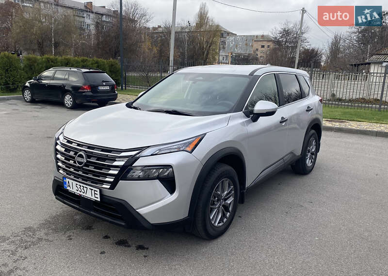 Внедорожник / Кроссовер Nissan Rogue 2024 в Броварах