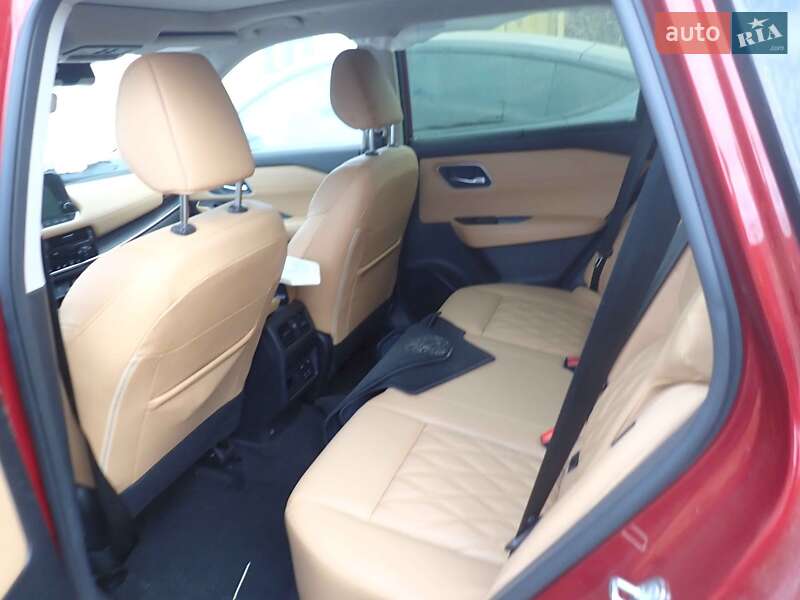 Внедорожник / Кроссовер Nissan Rogue 2023 в Львове