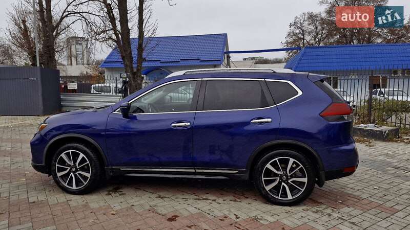 Внедорожник / Кроссовер Nissan Rogue 2017 в Запорожье