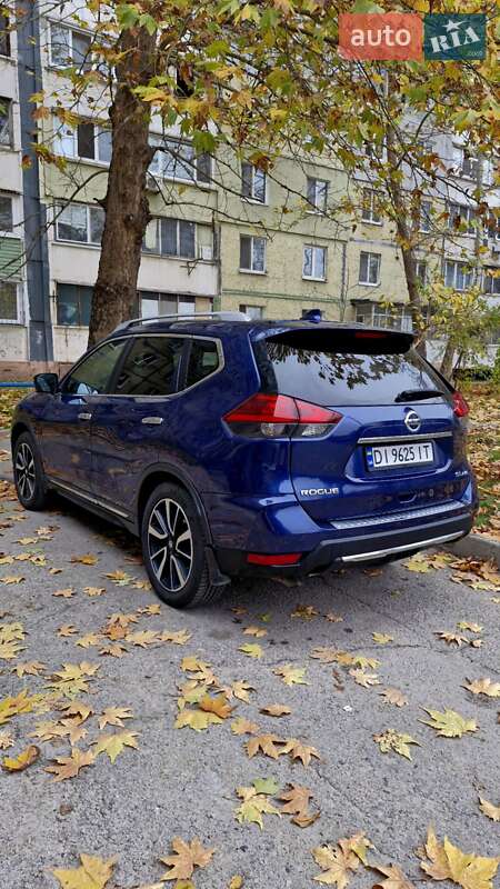 Внедорожник / Кроссовер Nissan Rogue 2017 в Запорожье