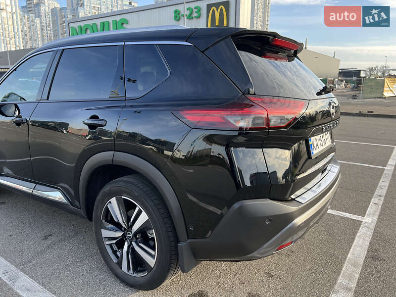 Внедорожник / Кроссовер Nissan Rogue 2023 в Киеве