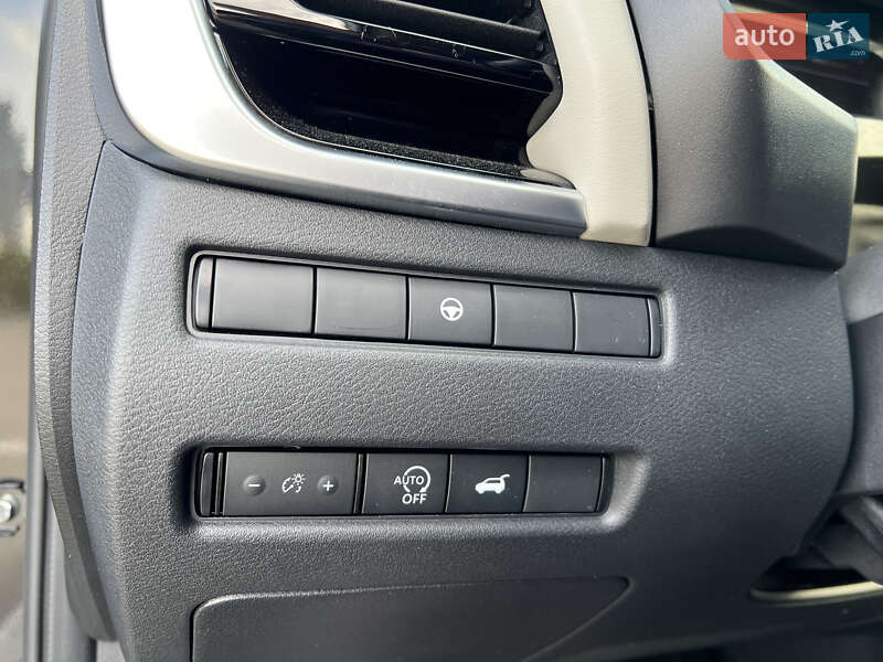 Внедорожник / Кроссовер Nissan Rogue 2023 в Киеве