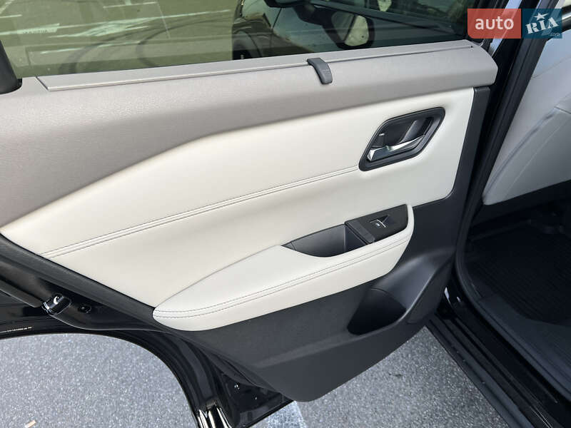 Внедорожник / Кроссовер Nissan Rogue 2023 в Киеве