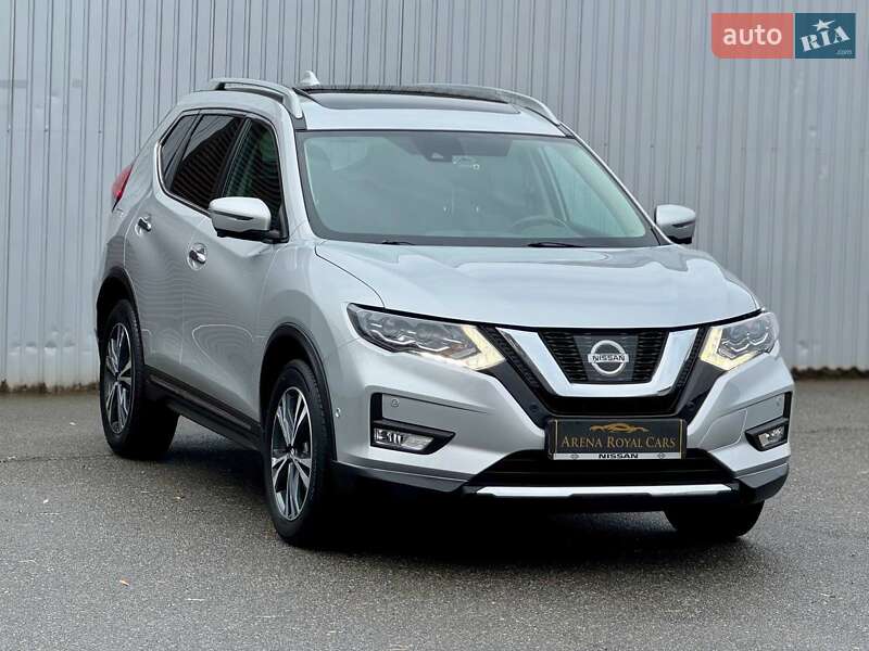 Внедорожник / Кроссовер Nissan Rogue 2017 в Киеве