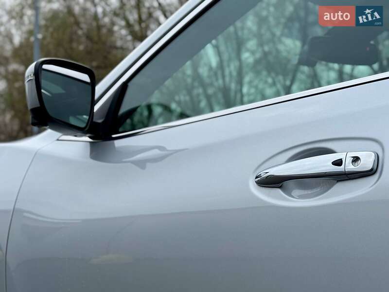 Внедорожник / Кроссовер Nissan Rogue 2017 в Киеве