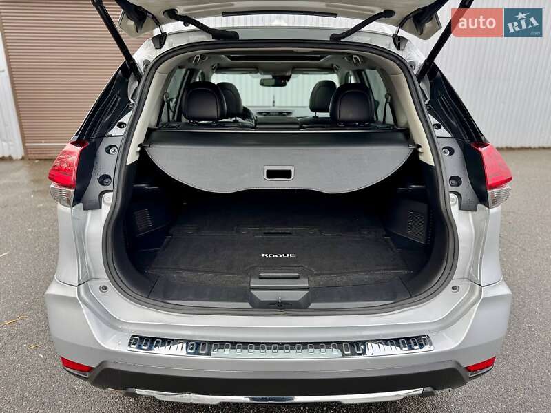 Внедорожник / Кроссовер Nissan Rogue 2017 в Киеве