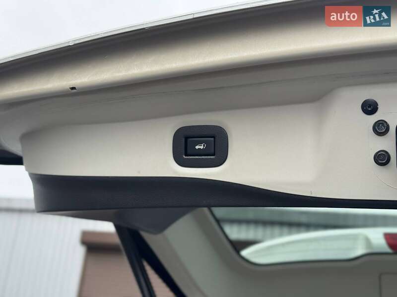 Внедорожник / Кроссовер Nissan Rogue 2017 в Киеве