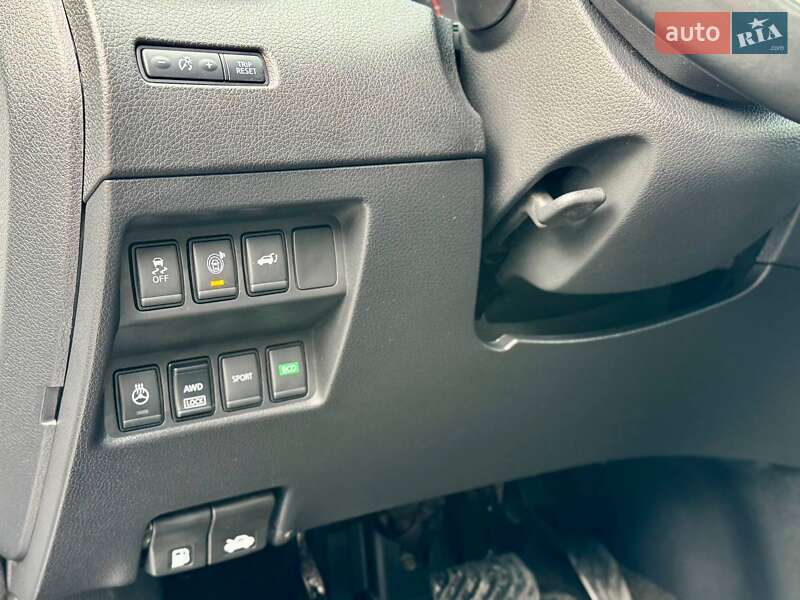 Внедорожник / Кроссовер Nissan Rogue 2017 в Киеве