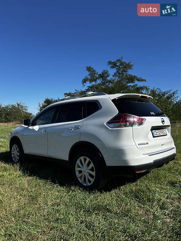 Внедорожник / Кроссовер Nissan Rogue 2016 в Новоднестровске