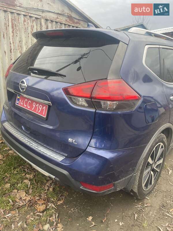 Внедорожник / Кроссовер Nissan Rogue 2017 в Львове