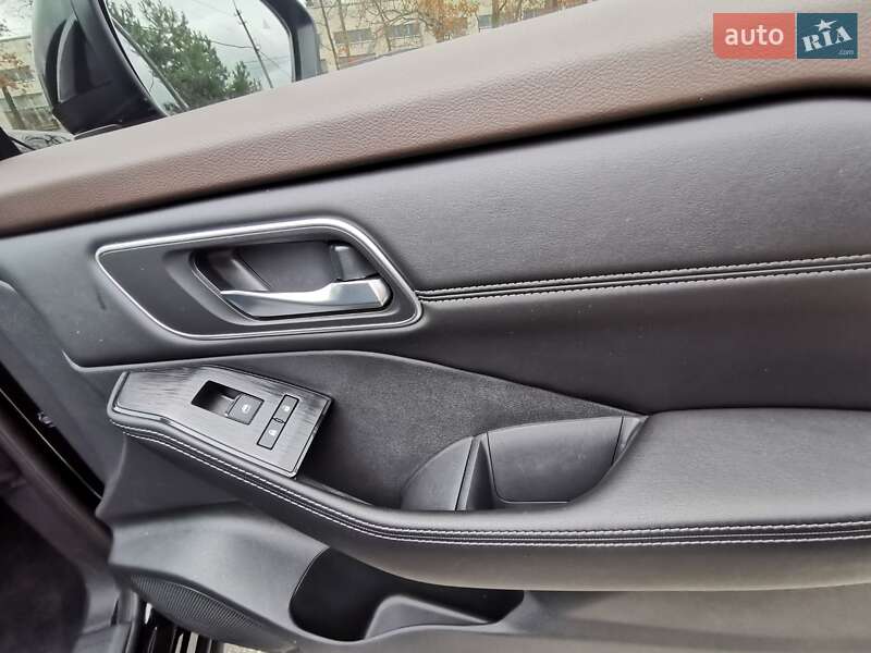 Внедорожник / Кроссовер Nissan Rogue 2021 в Киеве