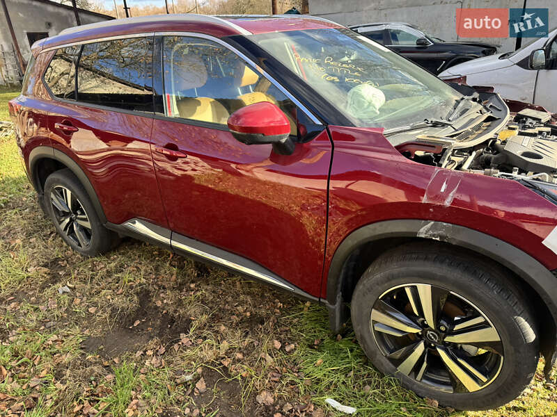 Внедорожник / Кроссовер Nissan Rogue 2023 в Львове