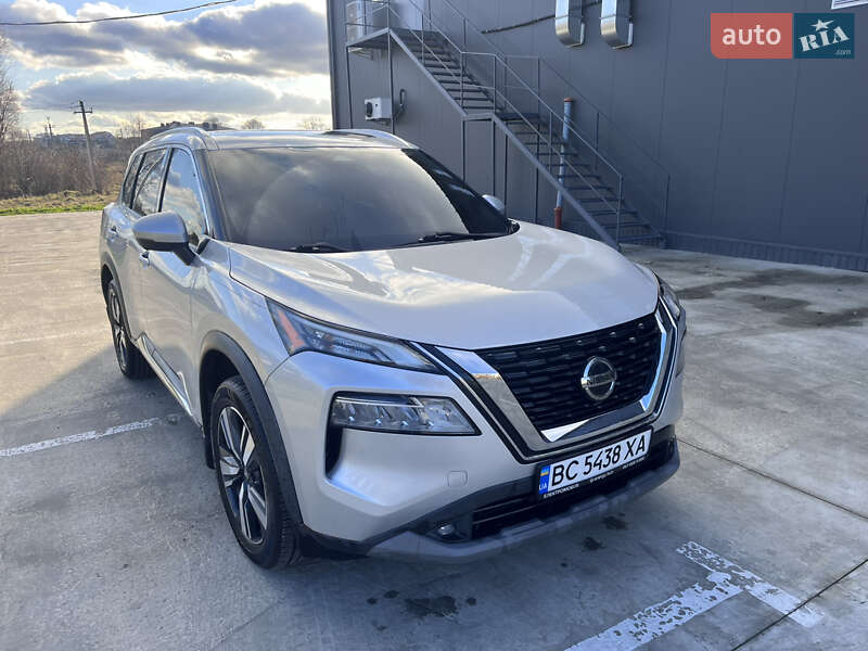 Позашляховик / Кросовер Nissan Rogue 2020 в Львові