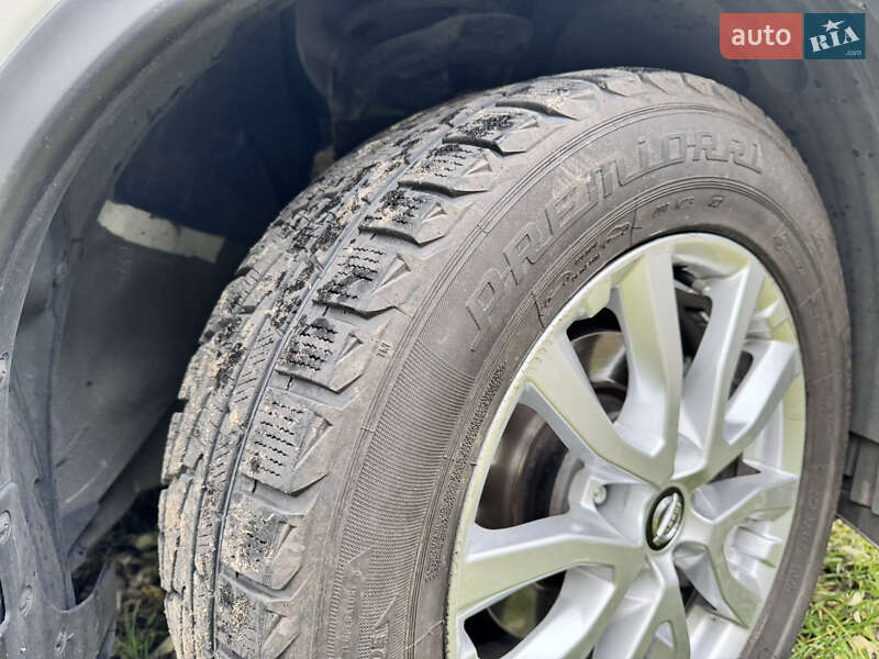 Внедорожник / Кроссовер Nissan Rogue 2017 в Запорожье