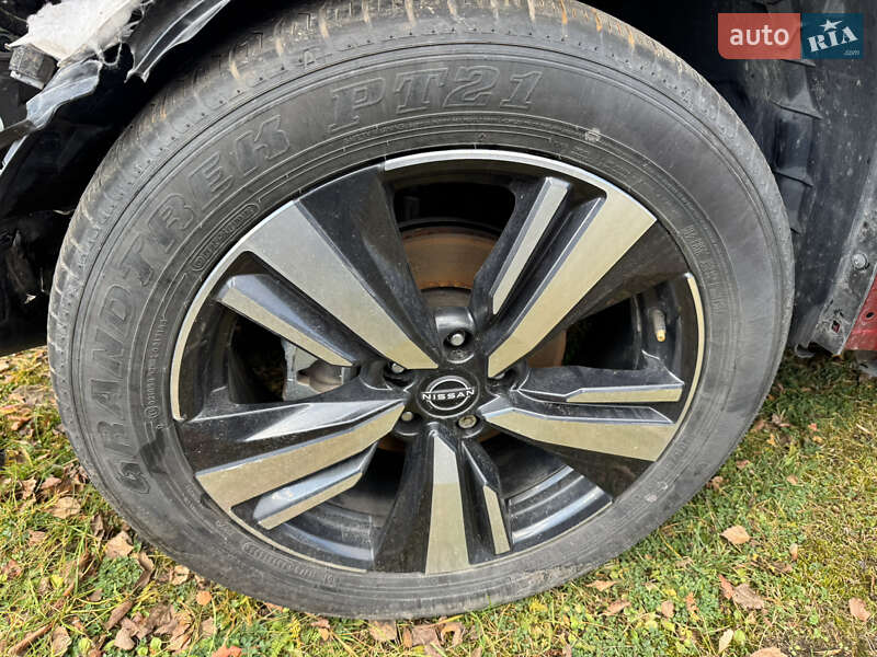Внедорожник / Кроссовер Nissan Rogue 2023 в Львове