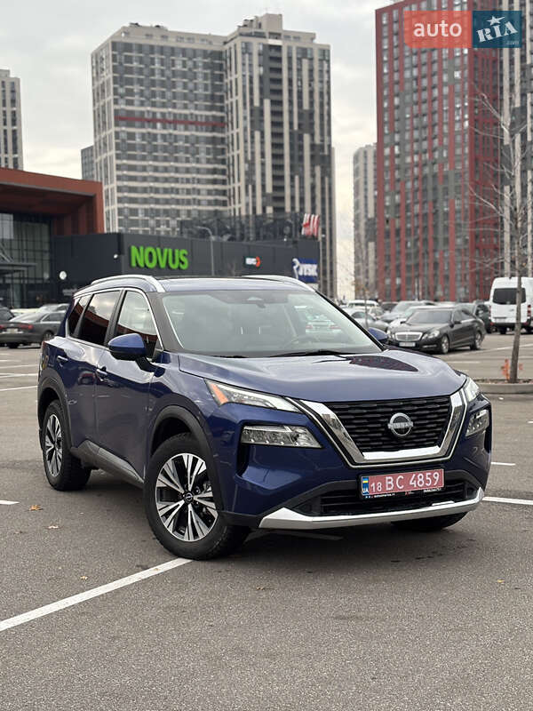 Внедорожник / Кроссовер Nissan Rogue 2022 в Ровно