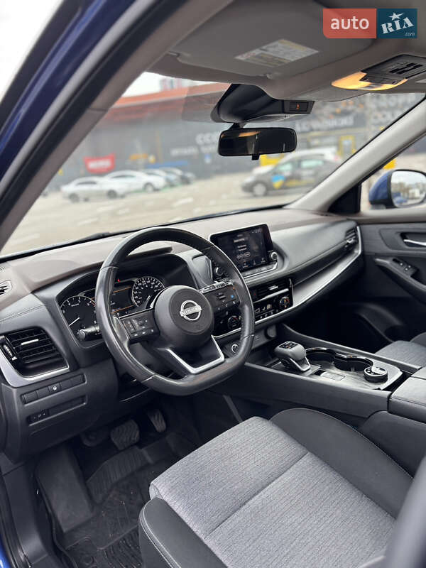 Внедорожник / Кроссовер Nissan Rogue 2022 в Ровно