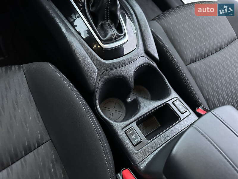 Внедорожник / Кроссовер Nissan Rogue 2020 в Днепре