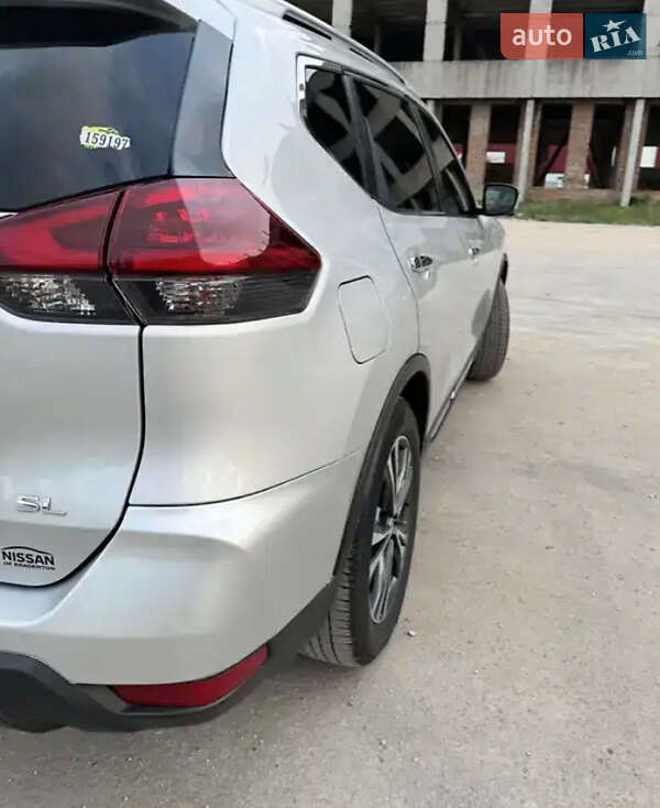 Внедорожник / Кроссовер Nissan Rogue 2017 в Хмельницком