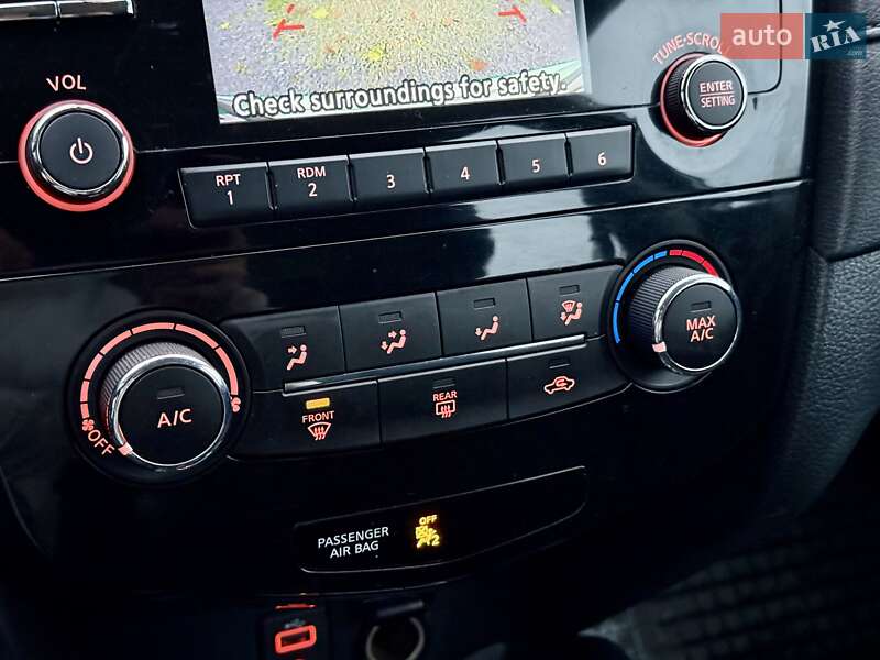 Внедорожник / Кроссовер Nissan Rogue 2016 в Харькове