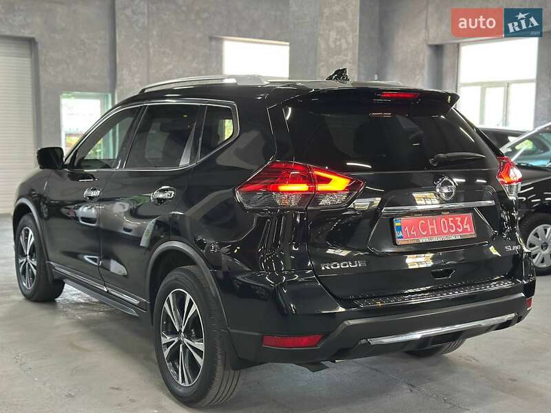 Внедорожник / Кроссовер Nissan Rogue 2017 в Каменском