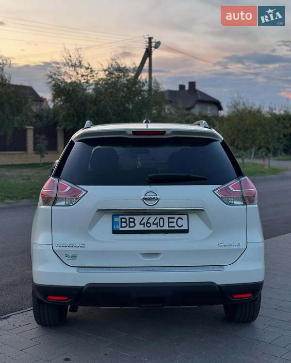 Внедорожник / Кроссовер Nissan Rogue 2015 в Львове