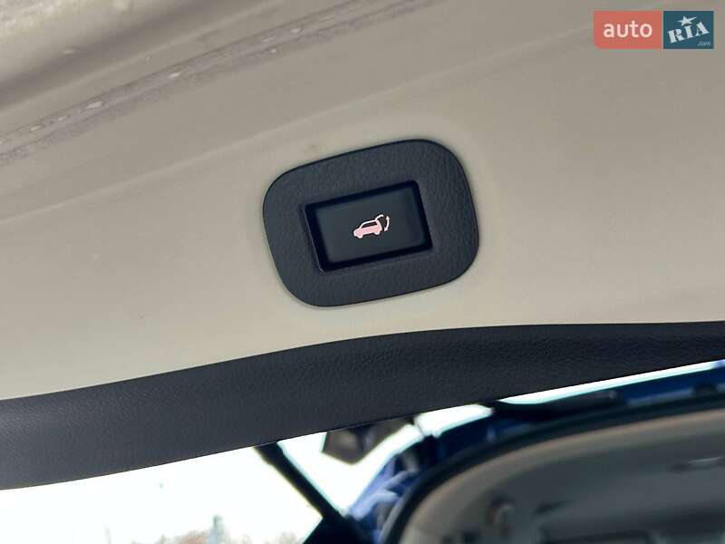 Внедорожник / Кроссовер Nissan Rogue 2017 в Одессе