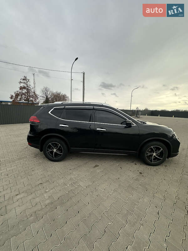 Внедорожник / Кроссовер Nissan Rogue 2017 в Киеве