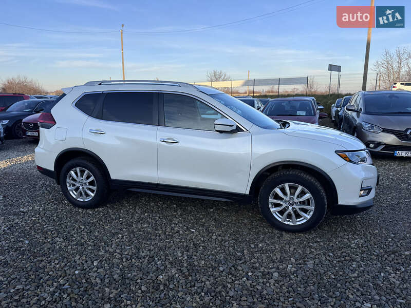 Внедорожник / Кроссовер Nissan Rogue 2017 в Ивано-Франковске