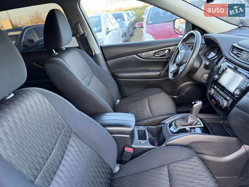 Внедорожник / Кроссовер Nissan Rogue 2017 в Ивано-Франковске