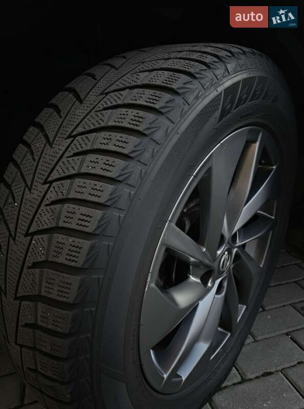 Внедорожник / Кроссовер Nissan Rogue 2015 в Житомире