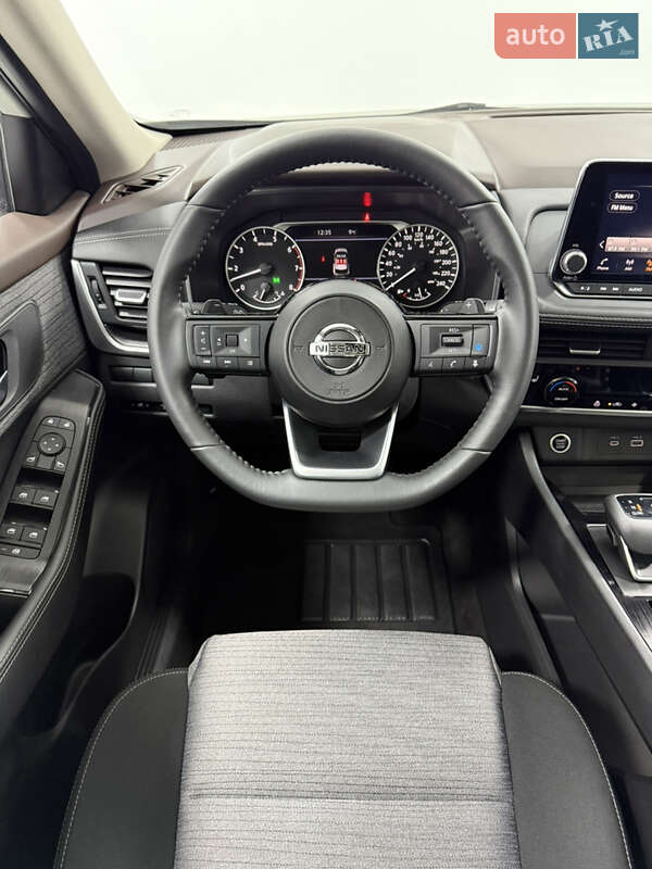 Внедорожник / Кроссовер Nissan Rogue 2023 в Одессе