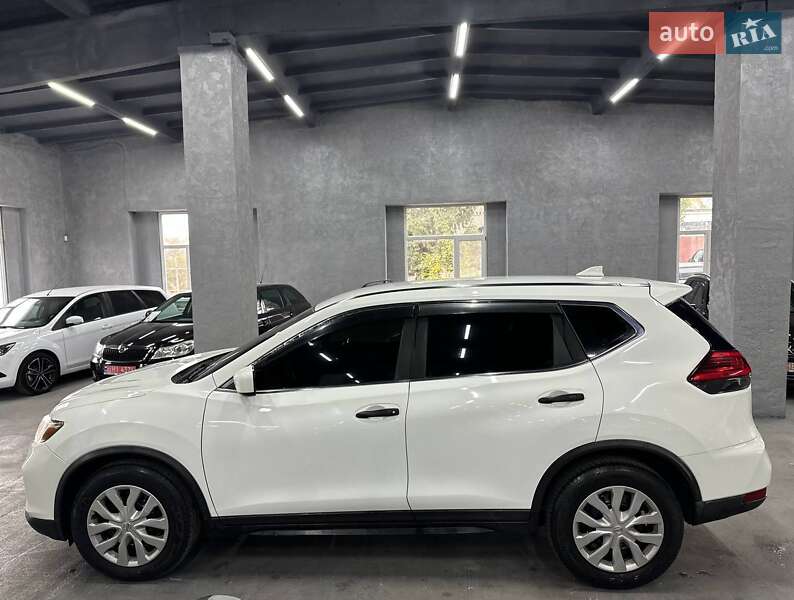 Внедорожник / Кроссовер Nissan Rogue 2017 в Каменском