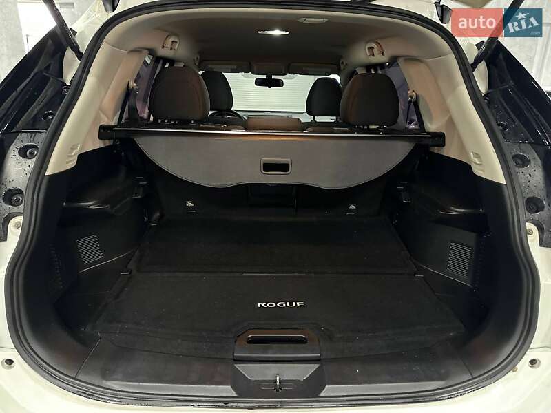 Внедорожник / Кроссовер Nissan Rogue 2017 в Каменском