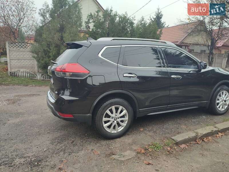 Внедорожник / Кроссовер Nissan Rogue 2017 в Запорожье