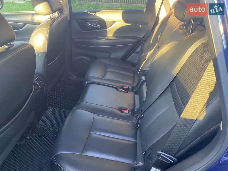 Позашляховик / Кросовер Nissan Rogue 2017 в Дніпрі