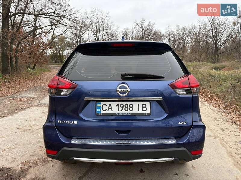 Внедорожник / Кроссовер Nissan Rogue 2016 в Черкассах