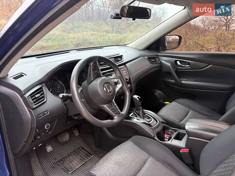 Внедорожник / Кроссовер Nissan Rogue 2016 в Черкассах