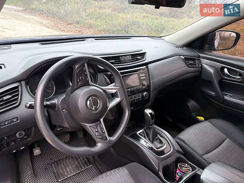 Внедорожник / Кроссовер Nissan Rogue 2016 в Черкассах